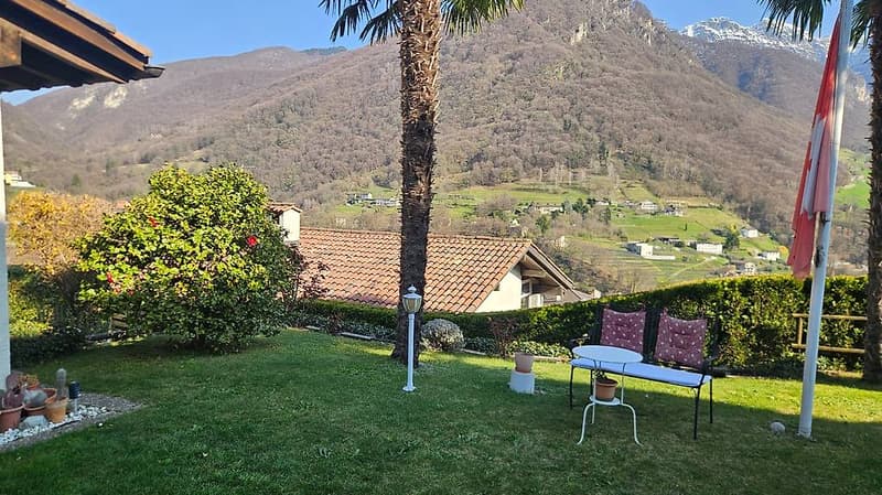 Casa unifamiliare ad Arogno (2)