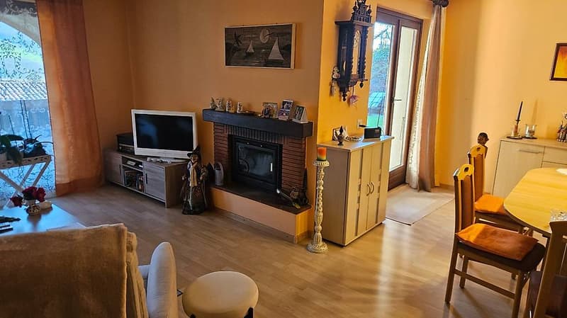 Casa unifamiliare ad Arogno (4)
