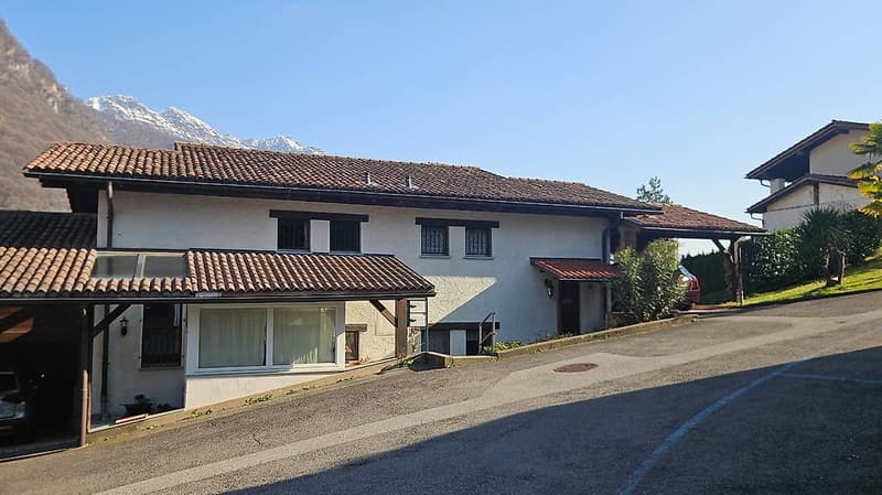 Casa unifamiliare ad Arogno (3)
