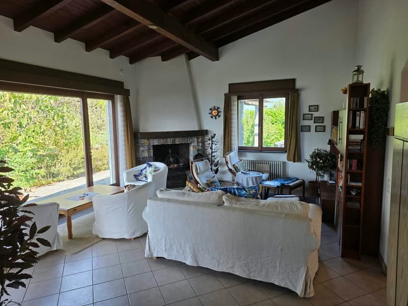 Villetta an aussergewöhnlicher Lage in San Nazzaro (7)