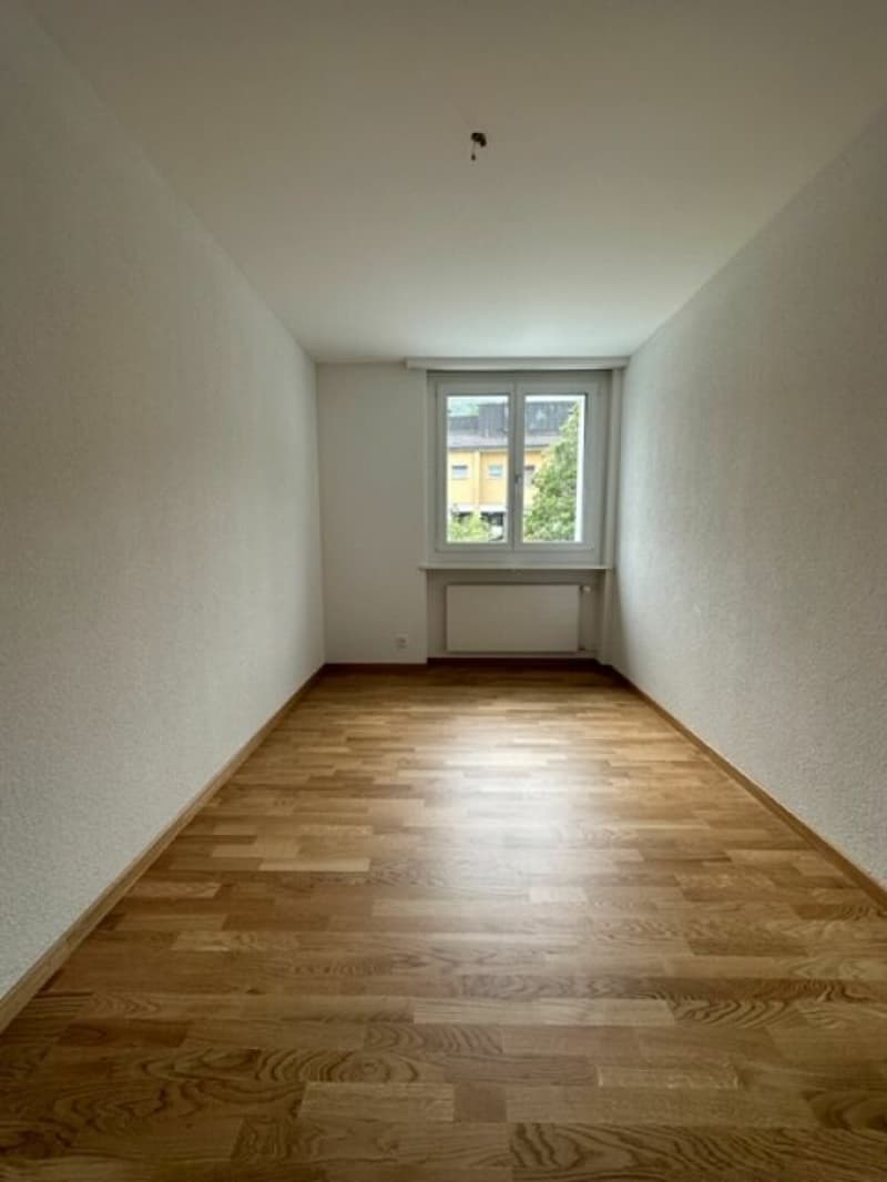 Schöne helle 4,5 Zimmer Wohnung (4)