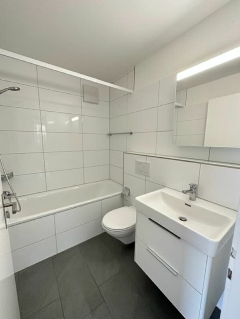 Schöne helle 4,5 Zimmer Wohnung (3)