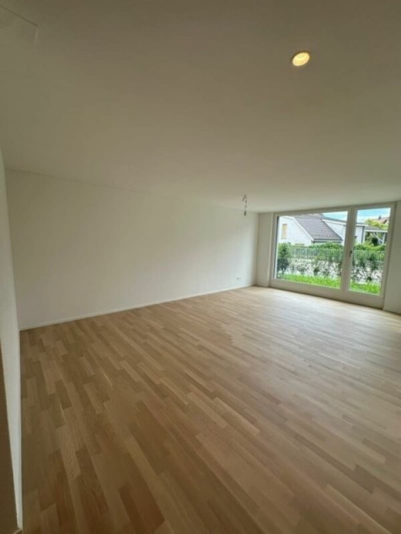 Charmante 2.5-Zimmer-Wohnung Neubau an ruhiger Lage in Hedingen zu vermieten (3)