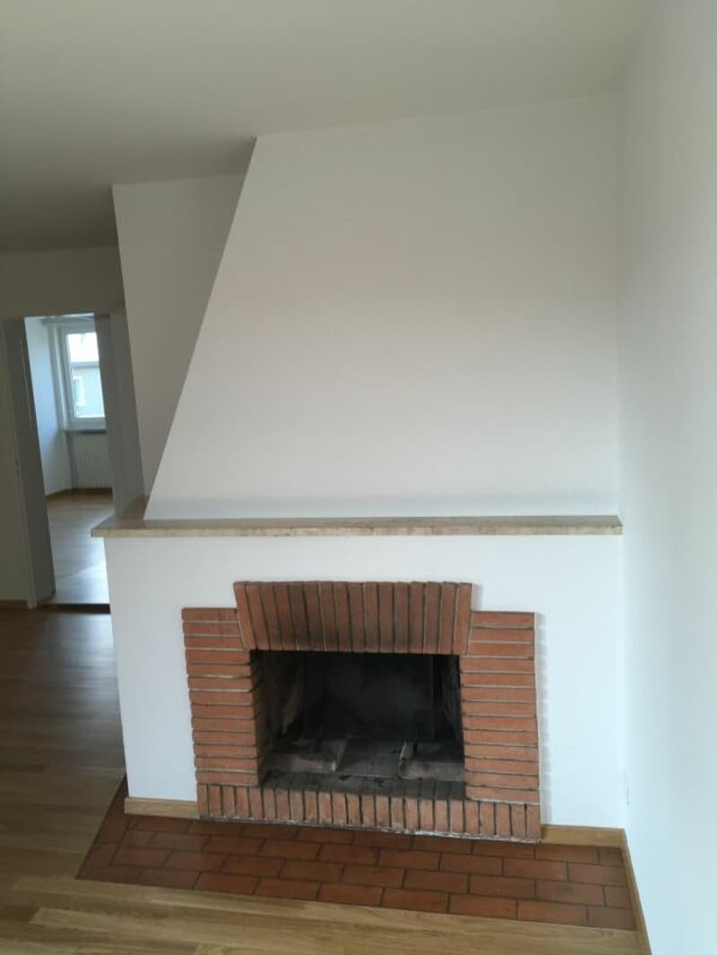 Befristete 4-Zimmer-Wohnung (zuoberst mit Lift) mit Balkon in Küsnacht (3)