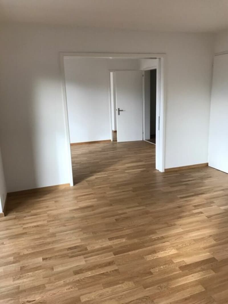 Gemütliche 4-Zimmer-Wohnung in Bahnhofsnähe im 1.OG (4)