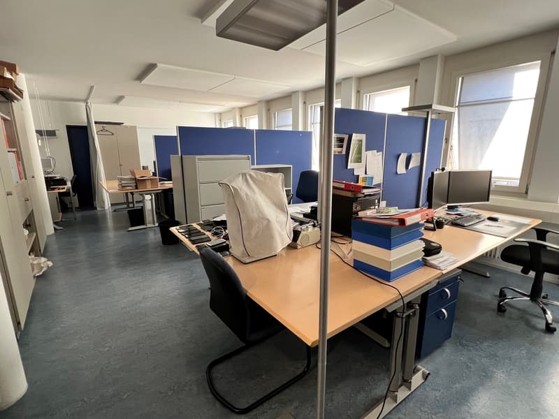 Ausgebaute helle Büro- und Gewerberäume an zentraler Lage (7)