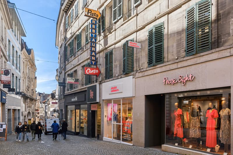 Regroupement de deux surfaces commerciales au centre ville de Lausanne (3)