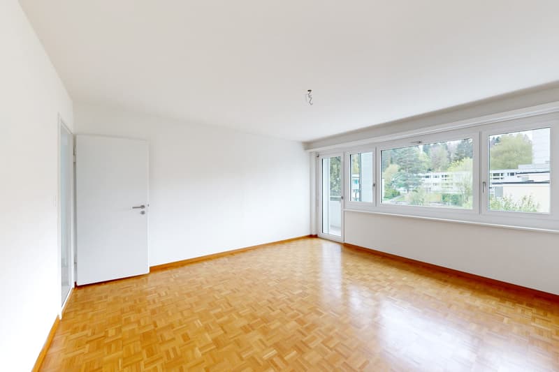 Moderne Wohnung in der obersten Etage am Zollikerberg (1)