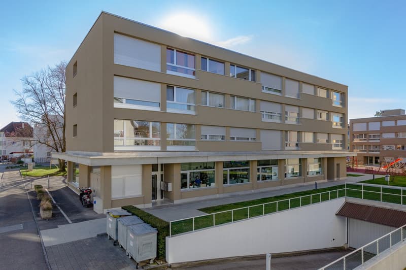 Einstellplatz mitten im Wohnquartier - Zweiter Parkplatz zum halben Preis (1)