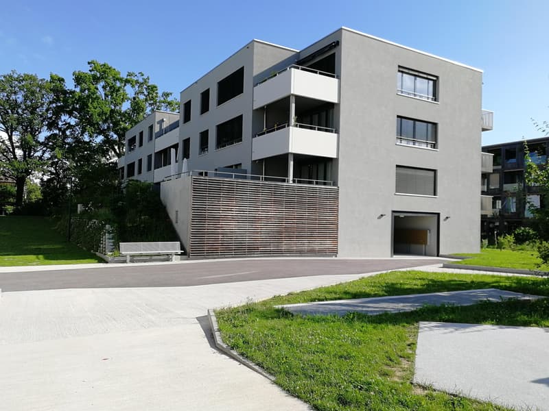 Chêne-Bourg - Place de parc intérieure (1)
