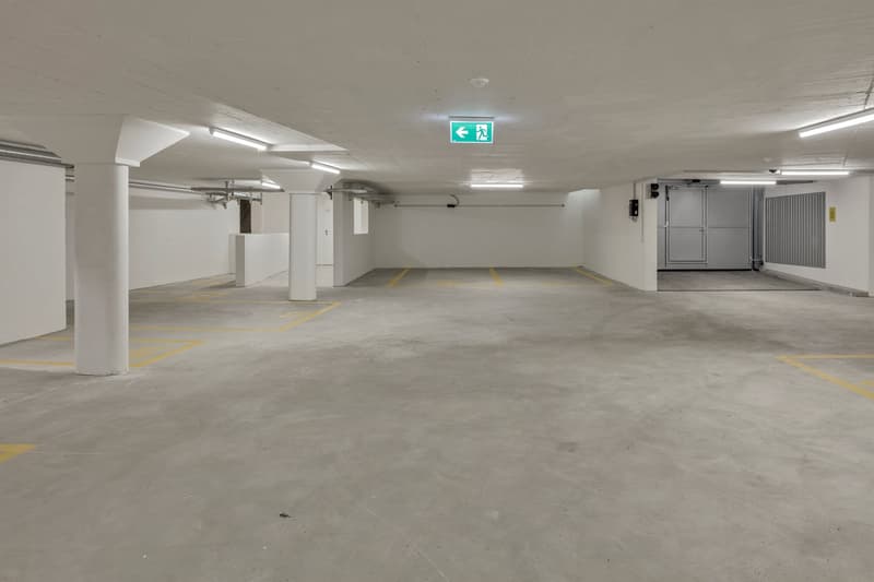 Place de stationnement pour motocyclette à louer (2)