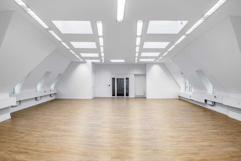 Zentrale Räumlichkeiten in charaktervoller Liegenschaft (4)