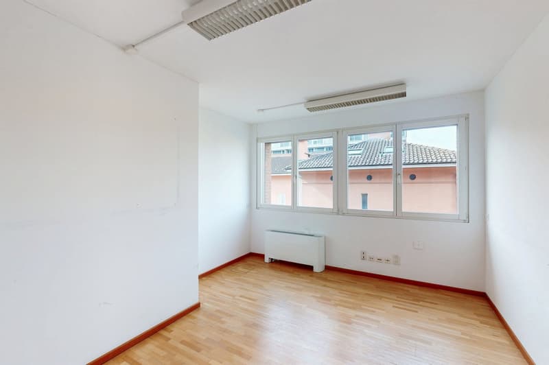 Spazio ufficio di prestigio a Mendrisio 170 m² funzionali e luminosi (8)