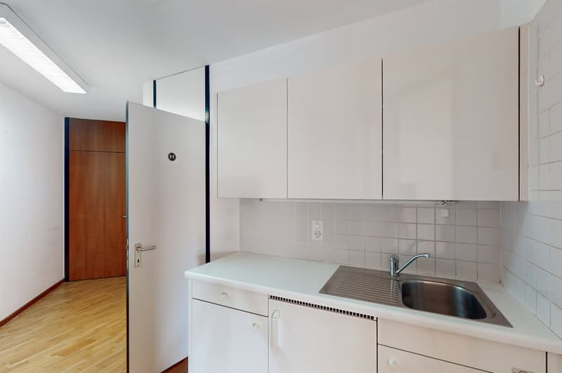 Spazio ufficio di prestigio a Mendrisio 170 m² funzionali e luminosi (13)