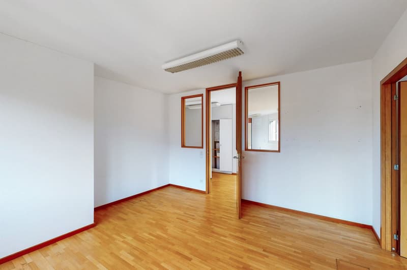 Spazio ufficio di prestigio a Mendrisio 170 m² funzionali e luminosi (5)