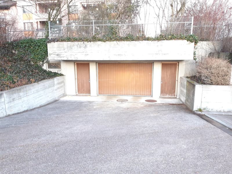 Places de stationnement à louer à Schwerzenbach (3)