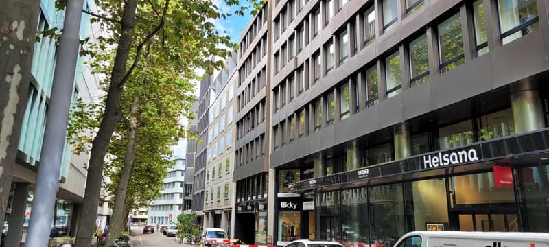 Einstellhallenplatz an zentraler Lage (1)