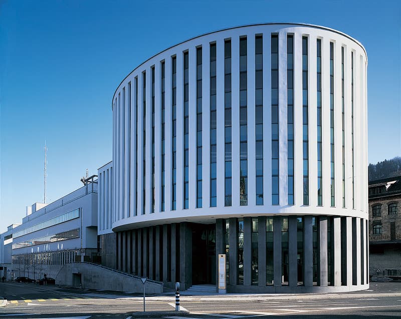 Einstellplätze an zentraler Lage zu vermieten (1)