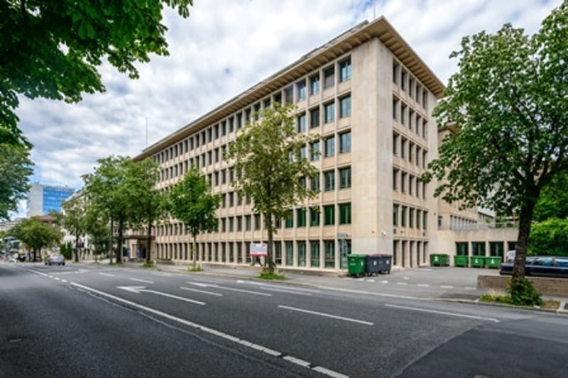 Place de parc extérieure pour deux-roues (1)