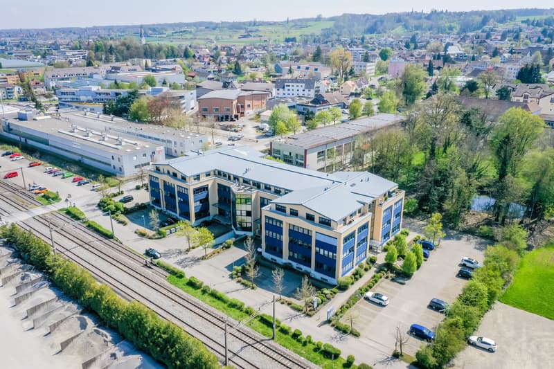 Lagerräumlichkeiten im High-Tech-Center (1)