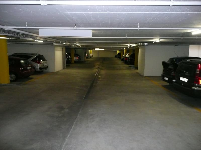 Einstellplätze in geschlossener Tiefgarage (1)