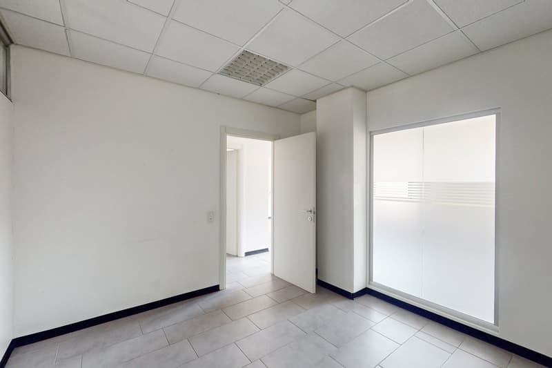 IL TUO LOCALE COMMERCIALE A RIVERA (8)