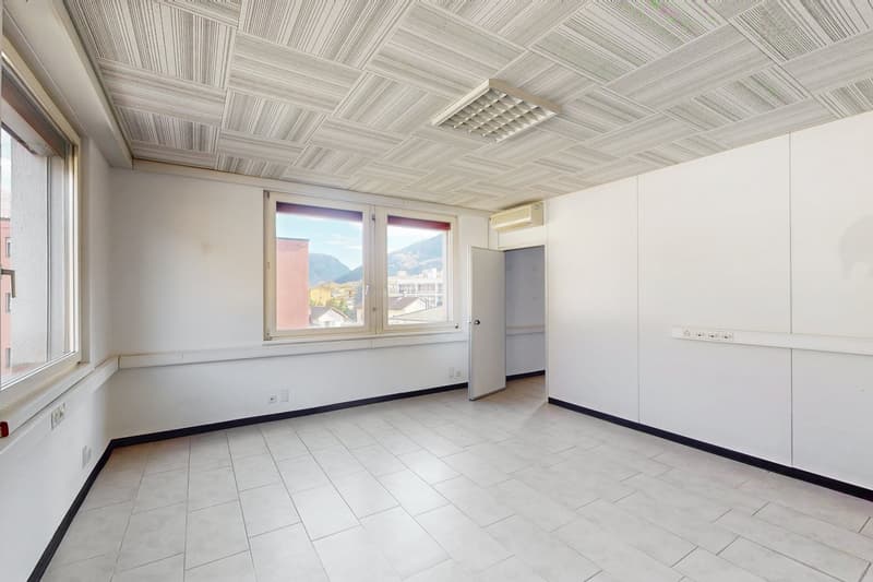 IL TUO LOCALE COMMERCIALE A RIVERA (4)