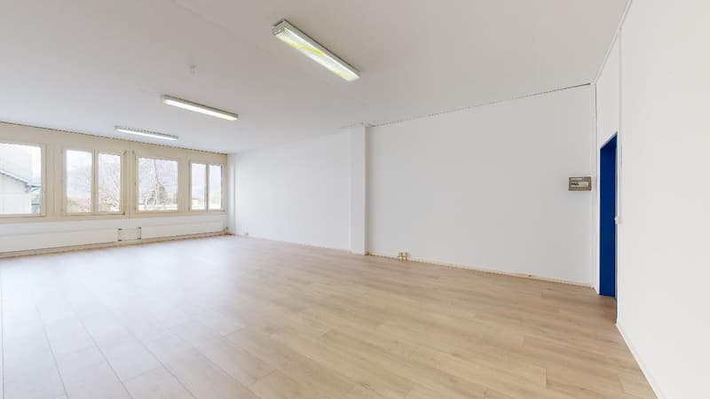 Ufficio luminoso e versatile di 68 m2 Quartino (4)