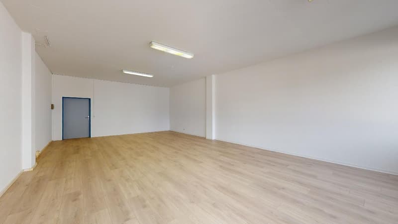 Ufficio luminoso e versatile di 68 m2 Quartino (7)