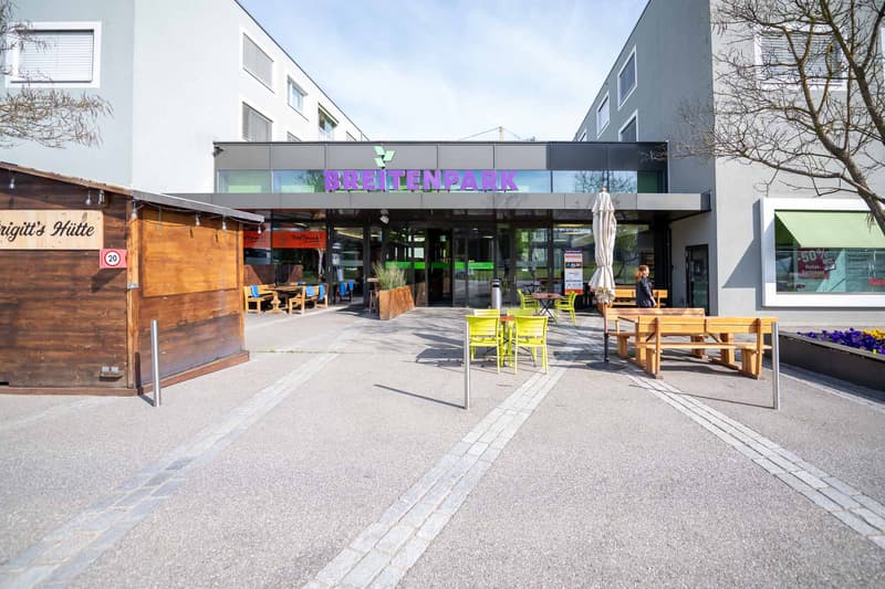 Attraktive Bistrofläche mit Aussenbereich (3)