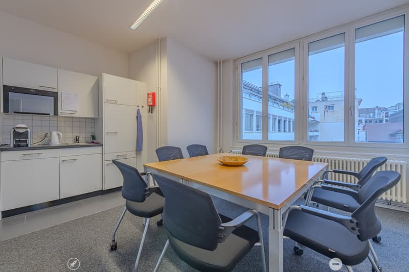 Moderne Büroräumlichkeiten im Herzen von Biel! (4)