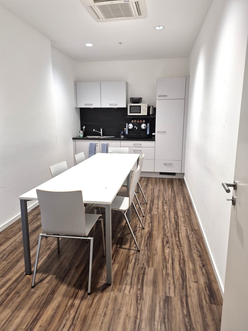 Bureaux plug-and-play modernes et fonctionnels (5)