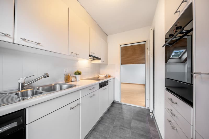 Dachwohnung mit Cheminée - befristet bis 30.06.2027 (8)