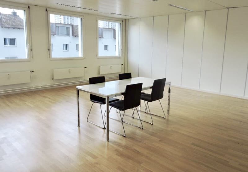 Zentrale Bürofläche an Toplage in Wettingen (2)