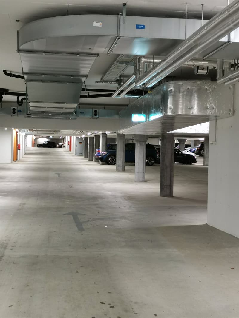 Parkplätze zu vermieten. (1)