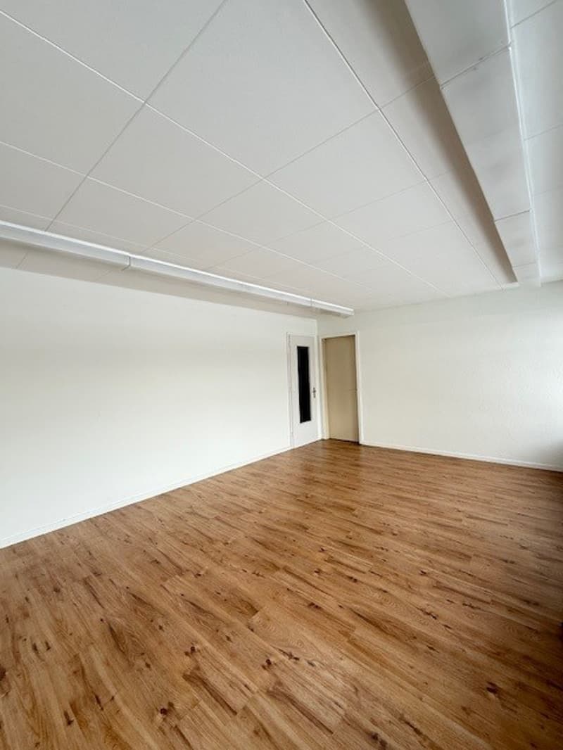 Kompaktes Büro  perfekte Lage, fairer Preis! (5)