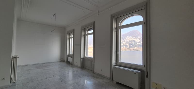 Ufficio di prestigio con vista lago in Via Nassa (5)