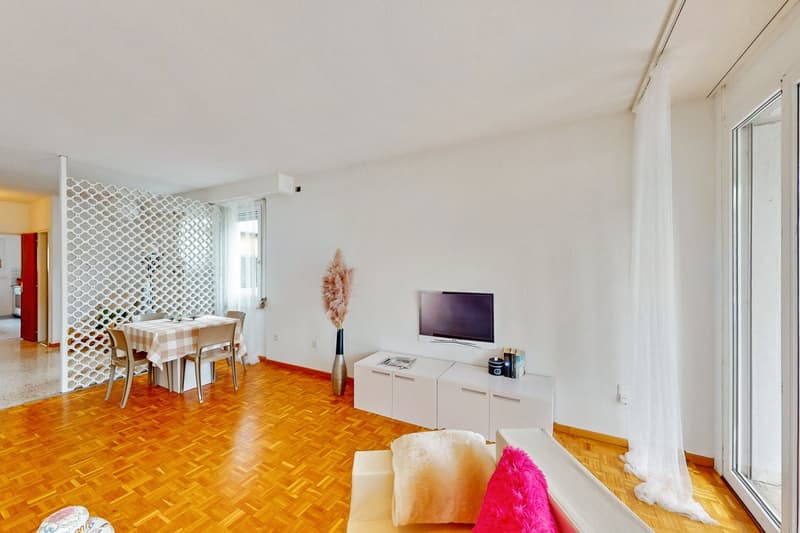 Una casa luminosa dove comfort e praticità si incontrano (4)