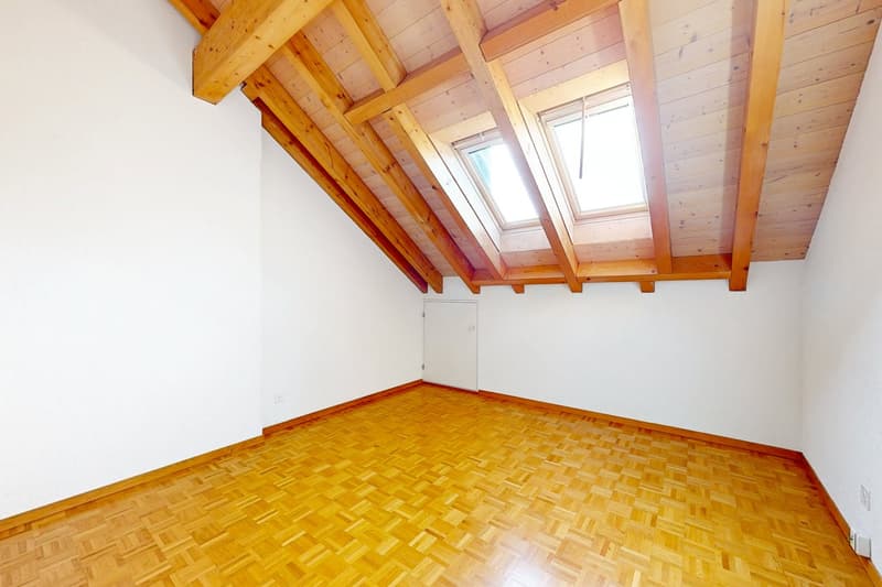 Dachwohnung mit Wohlfühlfaktor und eigenem Cheminéeofen! (6)