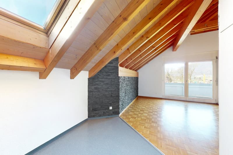 Dachwohnung mit Wohlfühlfaktor und eigenem Cheminéeofen! (3)