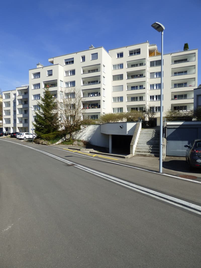 Auto Abstellplatz (1)