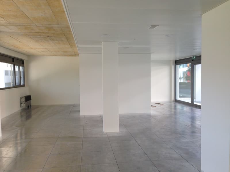 Votre future arcade idéalement située à Nyon - 1 mois de loyer offert! (2)
