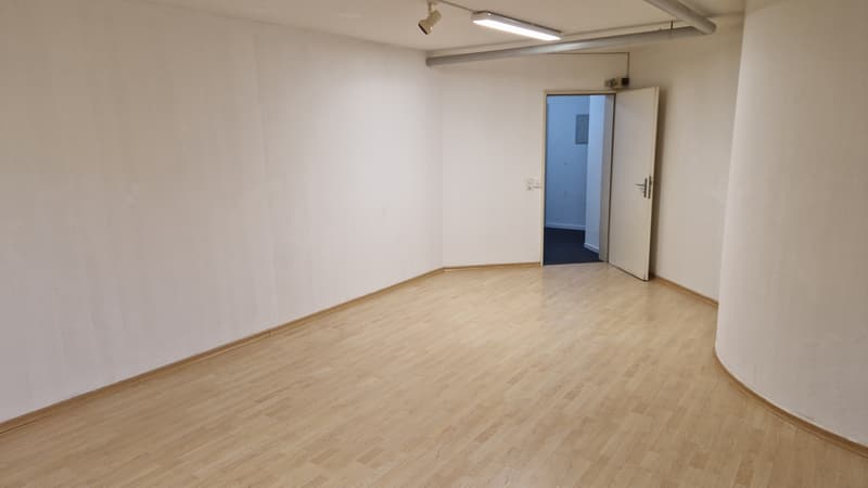 Bastelraum an ruhiger Lage (3)