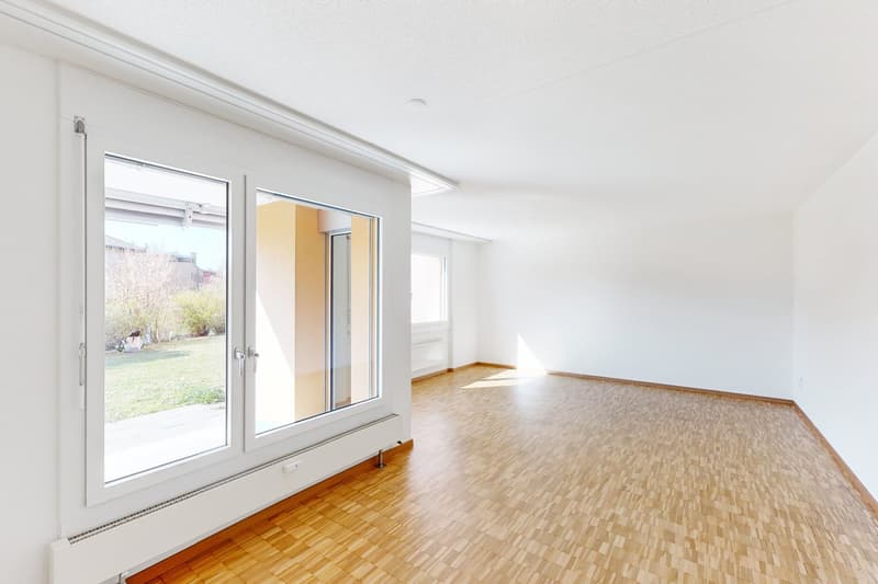 Grosszügige und sonnige Wohnung (2)