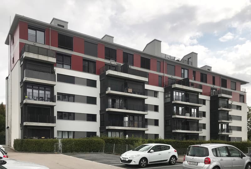 Bel appartement dans un immeuble moderne ! (2)