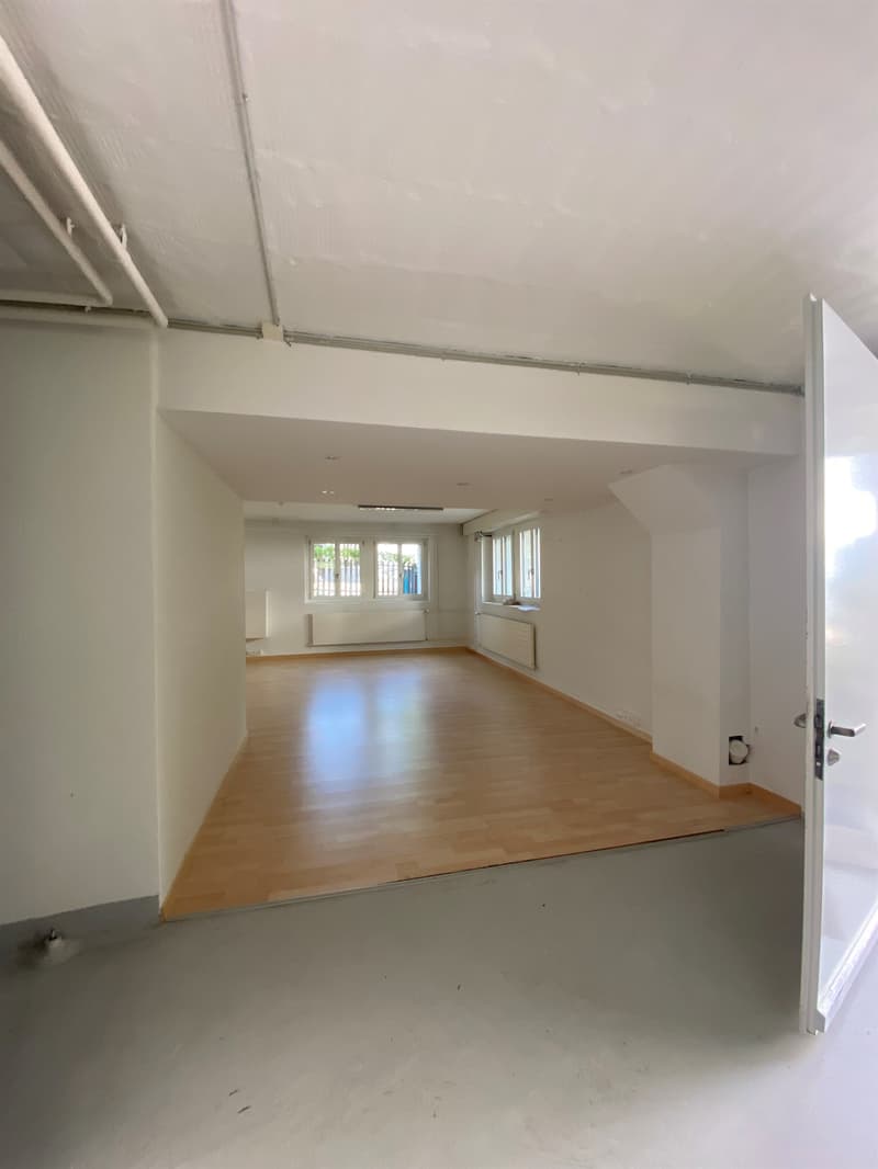 Zentrale, vielbelebte Lage für stilles Gewerbe (6)