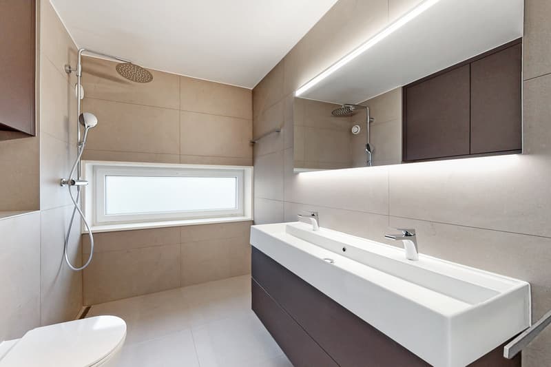 Appartement moderne, spacieux et bien situé (3)
