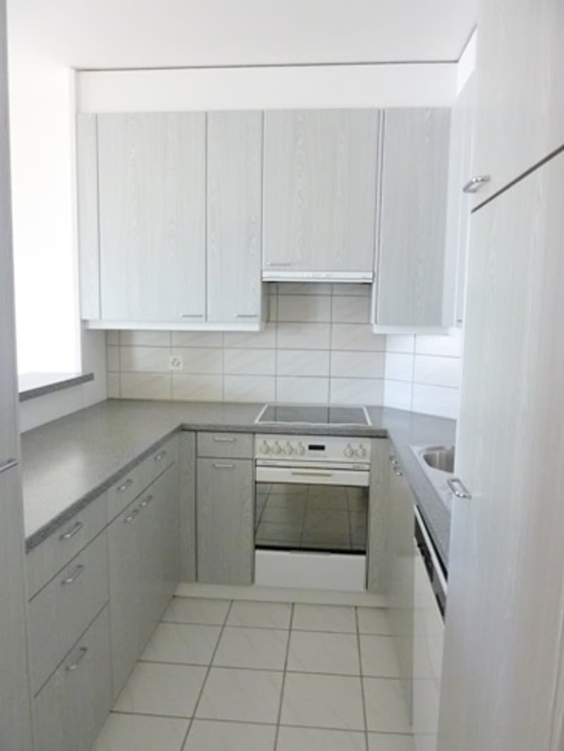Grosse helle Wohnung mit Erker! (3)