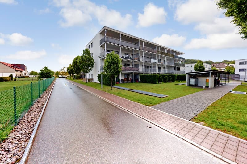 Grosszügige, helle Wohnung mit Sitzplatz! (9)