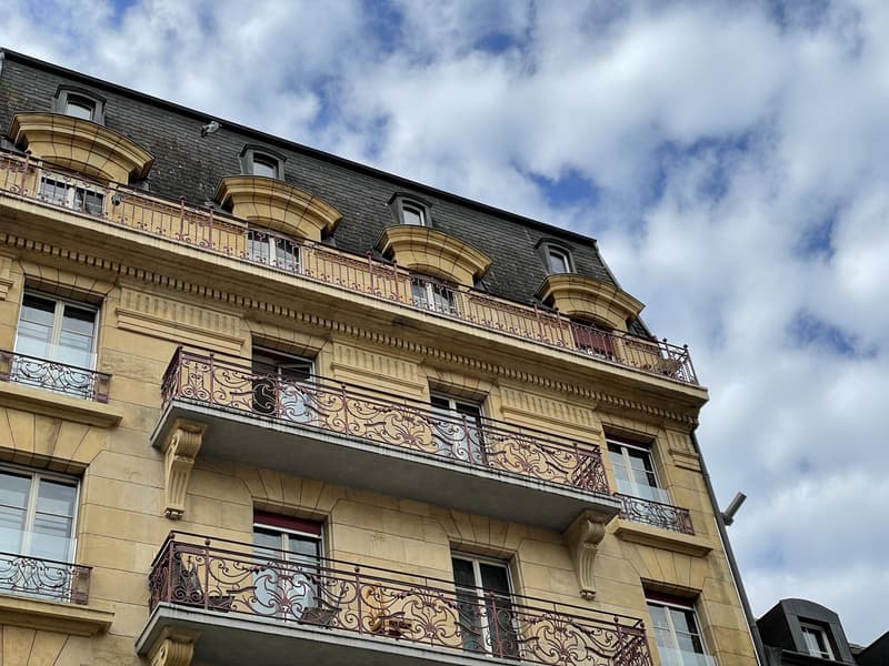 Appartement entièrement rénové avec poutres apparentes (8)